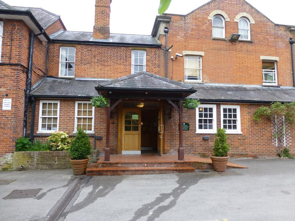 Waterloo Hotel Crowthorne Exterior foto