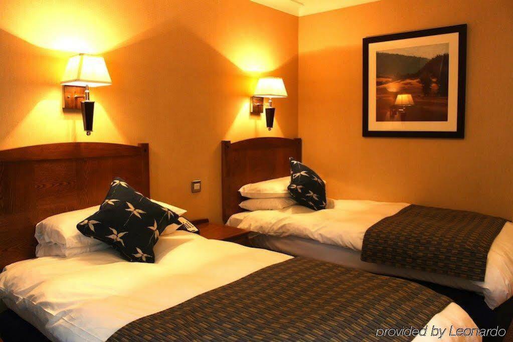 Waterloo Hotel Crowthorne Habitación foto